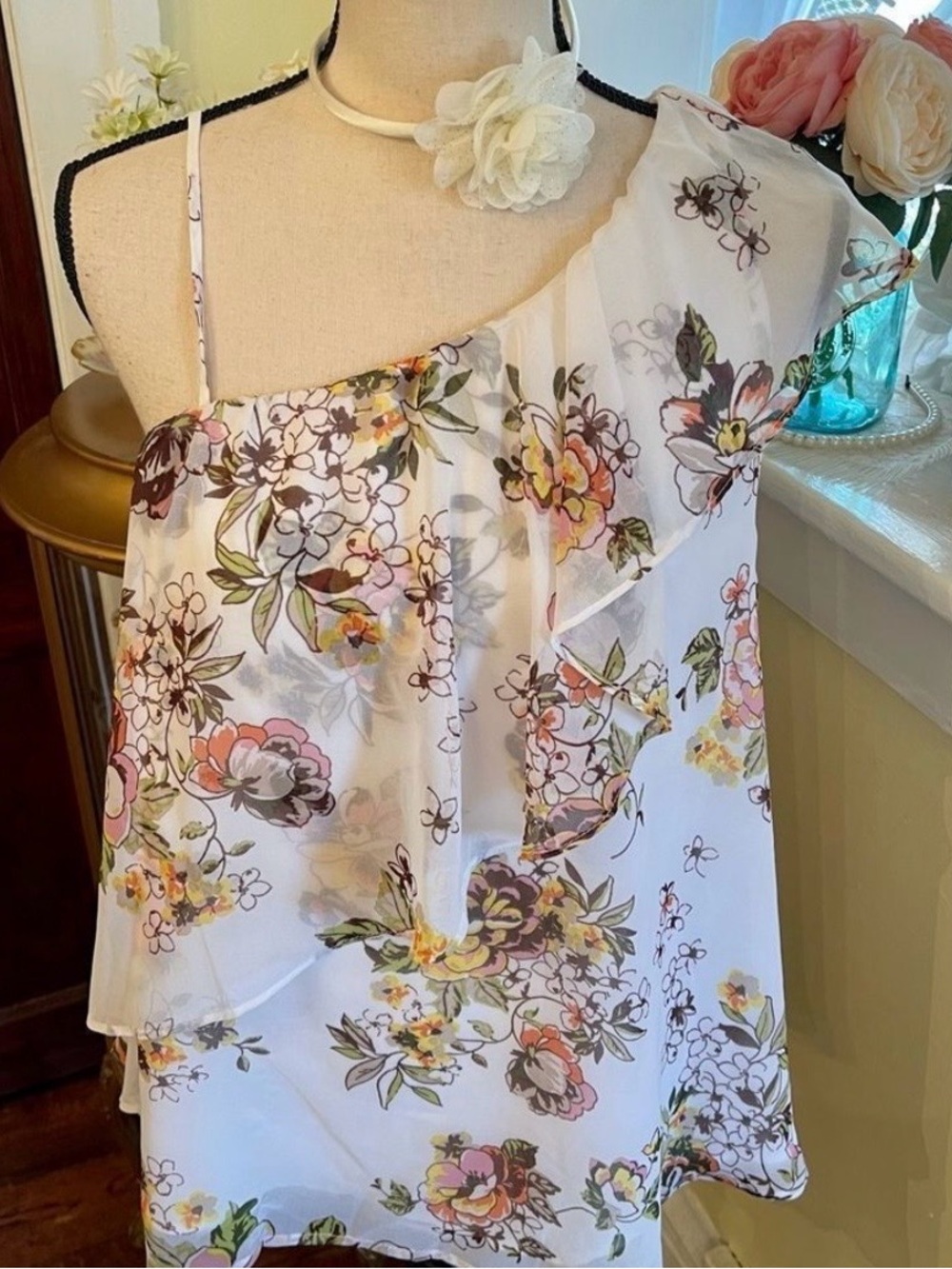 #COQUETTE-GIRL Leith Ivory Floral Ruffle Chic One Shoulder Top Sz L